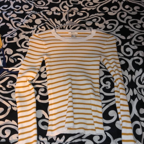 Tops - Picture 8 of 16